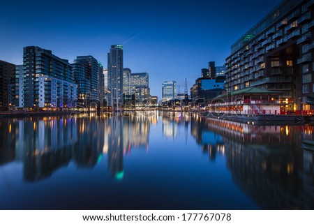 Canary Wharf by night
