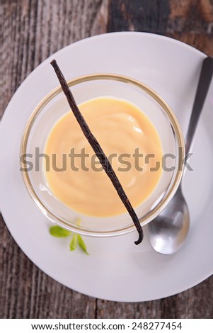 vanilla cream dessert