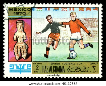 RAS AL KHAIMA - CIRCA 1970: a stamp printed by  RAS  AL KHAIMA  shows game in football. World  football cup in Mexico, circa 1970