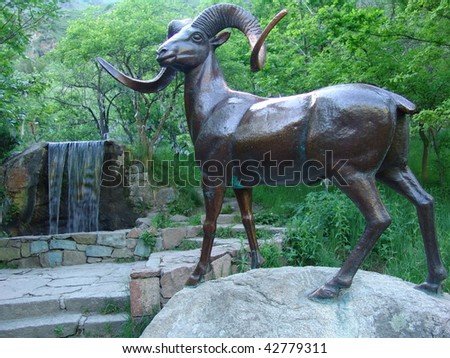 Bronze statue of a Marco Polo sheep