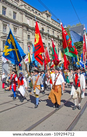 ZURICH - AUGUST 1: Swiss National Day parade on August 1, 2009 in Zurich, Switzerland. Representatives of professional guilds in a historical costume.