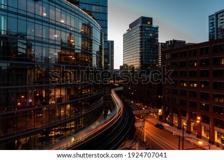 Similar – Foto Bild Gebäude mit spiegelndem Fenster im Abendlicht