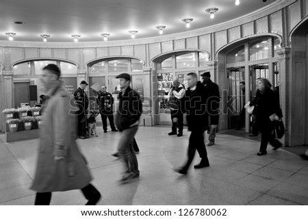 NEW YORK - FEBRUARY 1: Security at the entrance to Grand Central Terminal in New York City on February 1, 2013 in New York City. The landmark station celebrated it\'s 100th Anniversary on that day.