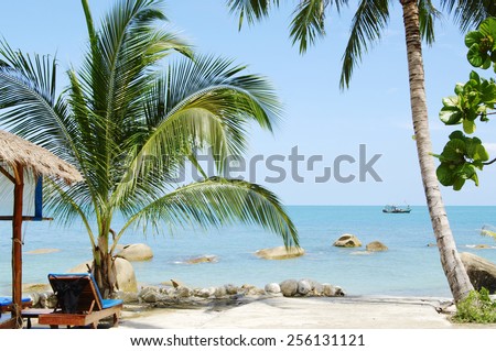 Tropical marine landscape. Beach of bay Thongtakian, Koh Samui, Thailand.