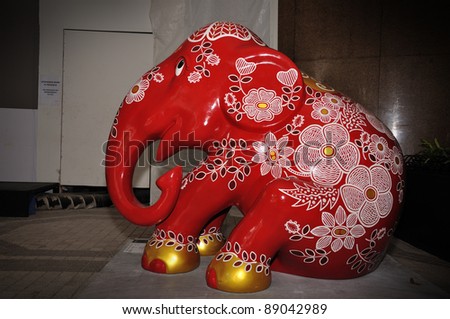 SINGAPORE - NOVEMBER 18: Elephant Parade Decoration at Orchard Road on November 18, 2011 in Singapore. 160 elephants, painted by international artists, It end of January 12, 2012 in Singapore.
