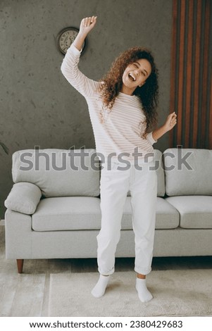 Similar – Foto Bild Coole Frau tanzt in der Nähe der Mauer in der Stadt