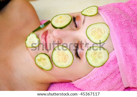 Face pack from cucumbers