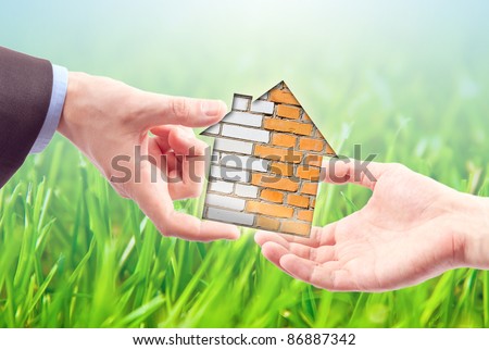 From hand to hand the house as a symbol of real estate business