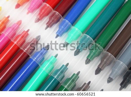 set of different colored felt pens