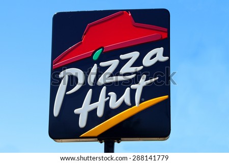 NASHVILLE, TN-JUNE, 2015:  Pizza Hut sign.  Pizza Hut is one of the largest franchised restaurants in the world with over 12,000 locations.