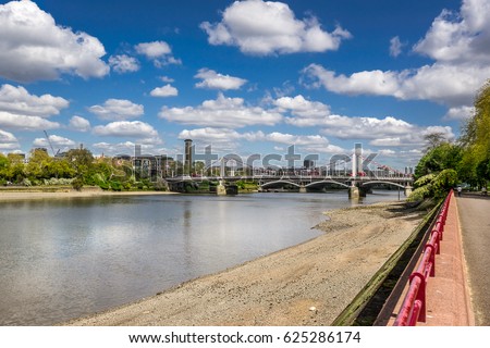 Looking along Terrace Walk in Battersea Park to Chelsea Bridge London Сток-фото © 