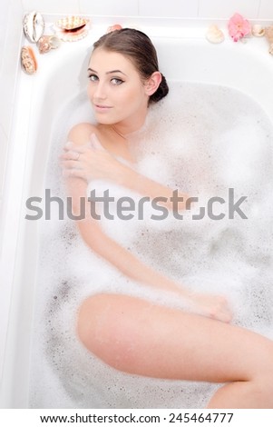 Beautiful and naked sexy bath girls sorry Beautiful and naked sexy bath girls