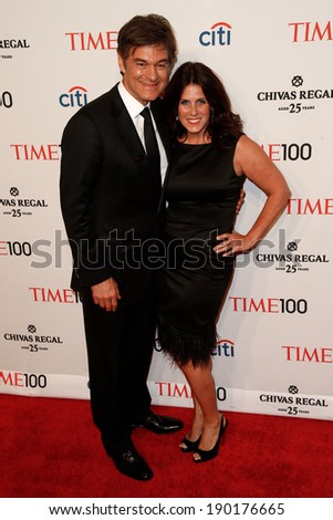 NEW YORK-APR 29: Dr. Mehmet Oz and wife Lisa Oz attend the Time 100 Gala for the Most Influential People in the World at Frederick P. Rose Hall at Lincoln Center on April 29, 2014 in New York City.