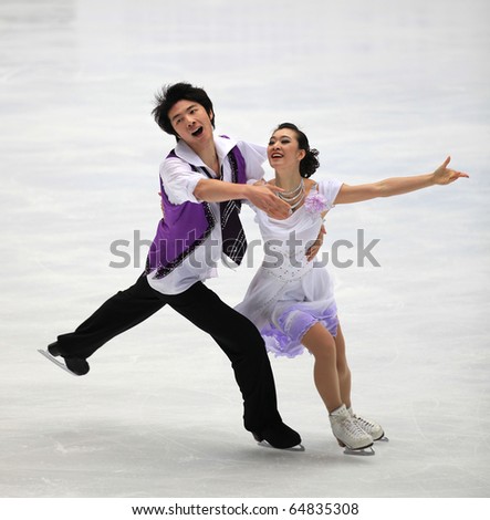 BEIJING-NOV 5 : Xintong Huang / Xun Zheng of China perform in the Ice Dancing-Short Dance event of the SAMSUNG Cup of China ISU Grand Prix of Figure Skating 2010 on Nov 5, 2010 in Beijing, China.