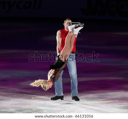 BEIJING-NOV 7: Caitlin Yankowskas and John Coughlin of USA perform in the Gala Exhibition event of the SAMSUNG Cup of China ISU Grand Prix of Figure Skating 2010 on Nov 7, 2010 in Beijing, China.