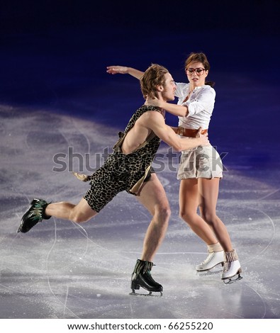 BEIJING-NOV 7: Nathalie Pechalat and Fabian Bourzat of France perform in the Gala Exhibition event of the SAMSUNG Cup of China ISU Grand Prix of Figure Skating 2010 on Nov 7, 2010 in Beijing, China.