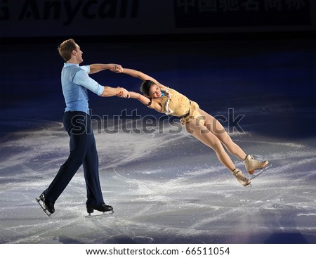 BEIJING-NOV 7: Amanda Evora and Mark Ladwig of USA perform in the Gala Exhibition event of the SAMSUNG Cup of China ISU Grand Prix of Figure Skating 2010 on Nov 7, 2010 in Beijing, China.