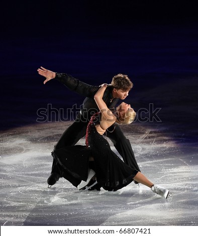 BEIJING - NOV 7: Ekaterina Bobrova / Dmitri Soloviev of Russia perform in the Gala Exhibition event of the SAMSUNG Cup of China ISU Grand Prix of Figure Skating 2010 on Nov 7, 2010 in Beijing, China.