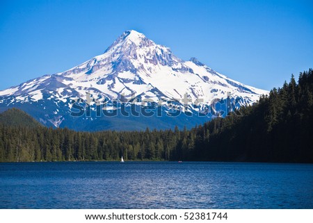 Scenic view of Lost Lake and Mount Hood, Oregon, U.S.A.