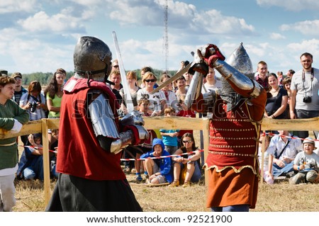 SERGIEV POSAD, MOSCOW REGION, RUSSIA - AUGUST 27:knights fight with swords. The Festival of medieval culture 