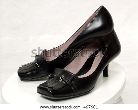 pair of black women\'s dress shoes
