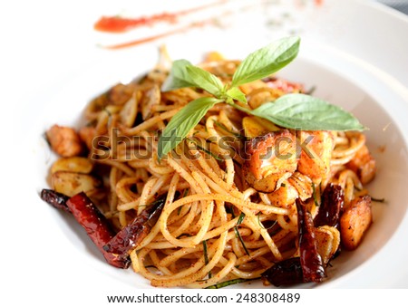 Spicy Spaghetti with Salmon