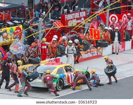 Kyle Busch making a pit stop during the Food City 500 in Bristol TN on march 16th 2008.