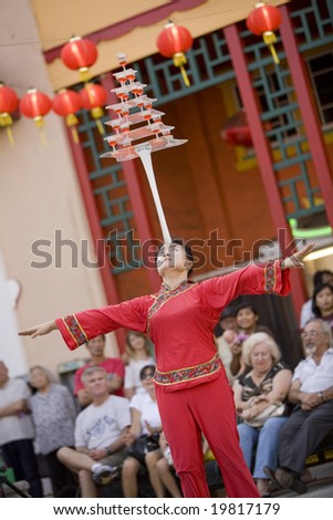 LOS ANGELES CHINATOWN, CA - SEPTEMBER 14:  Chinese balancer, Sahsah, performing at the 2008 Los Angeles Moon Festival.