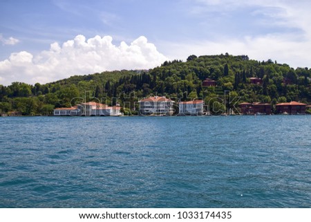 Abud Efendi and K?br?sl? villas on the Bosporus shores in Istanbul, Turkey. Stock fotó © 