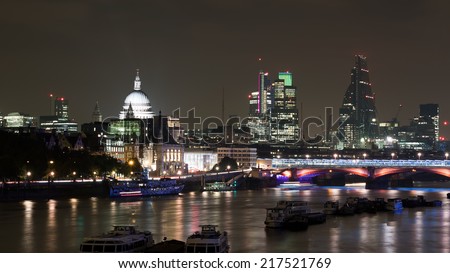London Thames by night. No Eye nor visible logos etc.