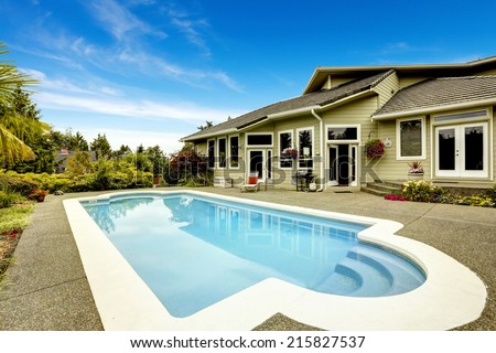 Backyard with swimming pool. Real estate in Federal Way, WA