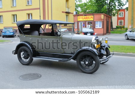 SIEDLCE - JUNE 09, Old Ford on Vintage cars street show on June 09, 2012 in Siedlce, Poland