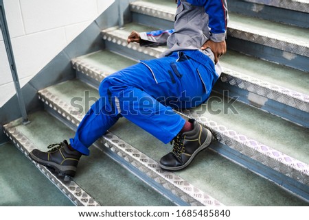 Similar – Foto Bild Mann, der auf einer Treppe im Pool liegt.