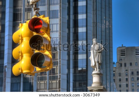 Traffic light and Columbus Statue - Columbus Circle - Manhattan - New York - United States of America