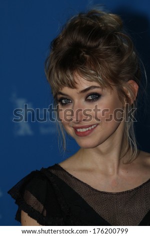 BERLIN, GERMANY - FEBRUARY 10: Imogen Poots attends the \'A long way down\' photocall during 64th Berlinale International Film Festival at Grand Hyatt Hotel on February 10, 2014 in Berlin, Germany