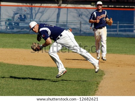 2nd baseman throwing the ball, baseball