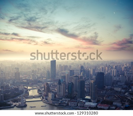Photo of a bird's eye view of shanghai at dusk