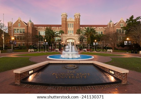 TALLAHASSEE, FLORIDA - DECEMBER 7: Dawn at Westcott Plaza on the campus of Florida State University on December 7, 2014 in Tallahassee, Florida