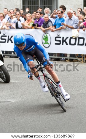 MILAN, ITALY - MAY 27:The professional cyclist Hesjedal Rvder dcompetes during the individual chronometer at 95 Giro D\'Italia on May 27, 2012 in Milan, Italy. After this stage he win the race