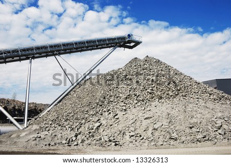 making of crushed stone at stone quarry