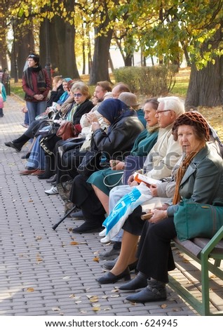 Older persons prefer quiet rest in city park