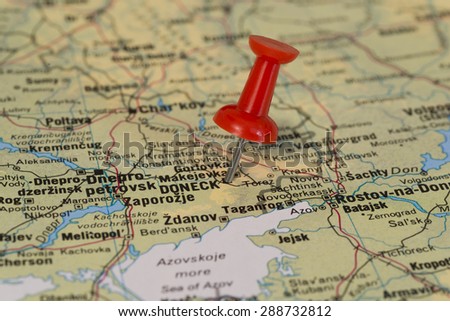 Doneck (also known as Donetsk) marked with red pushpin on map. Selected focus on Doneck and pushpin.
