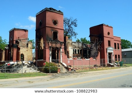Old church built in 1904 destroyed by fire at rural Georgia, USA. Officials believe lightning was the cause.