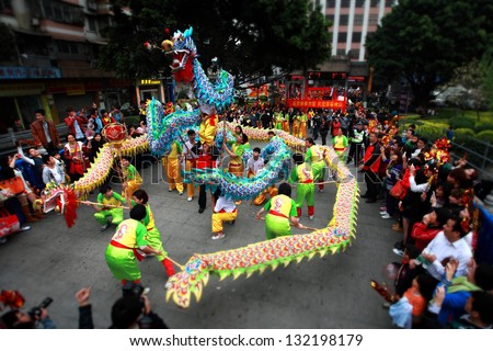 FOSHAN,  FEB 24: Foshan City People\'s Dragon in the city square, to celebrate the Lantern Festival in February 24, 2013 in Foshan, China