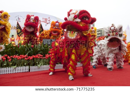 FOSHAN CITY - JANUARY 28: Chinese New Year Lion Dance January 28, 2010 in Foshan, China