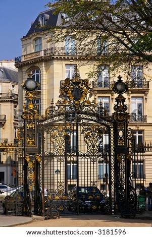 Decorative gate - park Monceau, Paris