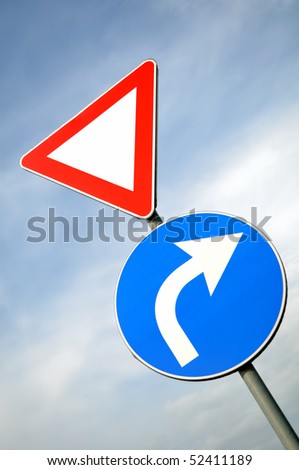Give way and turn right!