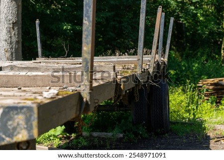 Similar – Foto Bild Grüner und alter Wohnwagen auf der grünen Wiese aufgegeben