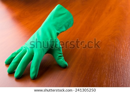 Green cleaning glove