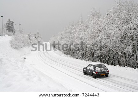 heavy snow on the road